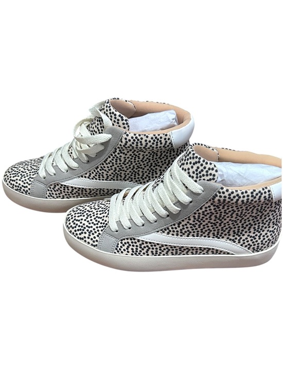 Journee Collection Shoes - Journee Collection Size 6 Animal Print High Top Sneakers NWOT